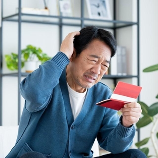 突然突きつけられる多額の相続税支払い　※画像はイメージです（arancione/photoAC）