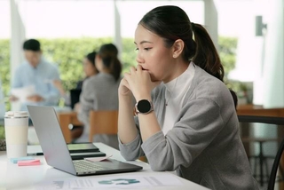 難治性疾患をもつ就労者の約4割が 「会社から配慮を受けていない」　※画像はイメージです（ChayTee/stock.adobe.com）