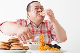 食い尽くし系は「本人の性格が原因」6割超　※画像はイメージです（milatas/stock.adobe.com）