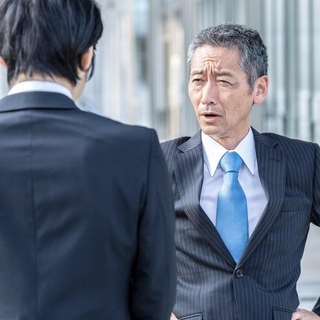 スーツのポケットにマナーってあるの？　※画像はイメージです（taka/stock.adobe.com）