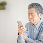 携帯の解約に生じるハードルとは。画像はイメージです （aijiro/stock.adobe.com）