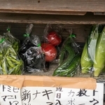 農家の前に置かれた野菜の袋、「ご自由にどうぞ」は社交辞令？　6袋中４袋持って帰ろうとしたら「非常識」と近所の人に怒られた【弁護士が解説】