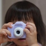 「10年後に号泣する自信しかない」3歳娘に贈ったトイカメラ、中身を見たら…昼寝するパパ　「娘の目線」に父感激「かけがえない今を大切に」