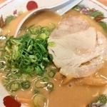 天下一品で残りスープにご飯イン→妻「恥ずかしい食べ方」、投稿主「これやりたくて行ってる」　賛否沸騰「僕も毎回やる」「家でやれ」「貧乏人みたい」