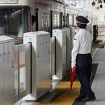 2025年度に発生した駅員への暴力行為件数は168件　※画像はイメージです（zheng qiang/stock.adobe.com）