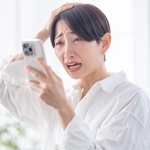 息子が悪ふざけをする動画がSNSで拡散されている！　※画像はイメージです（naka/stock.adobe.com）