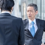 出す？しまう？ スーツのフラップ　「フラップは出しておかないとマナー違反だ」と上司から叱られました【スーツフィッターが解説】