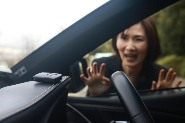 車の鍵無くしたらJafで解決する？保険付帯サービスと鍵屋の違いを解剖