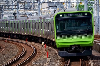 山手線を走るE235系(Pirlo21/stock.adobe.com)