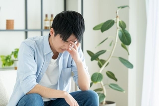 障害年金は働くと受給されなくなる？※画像はイメージです（pain au chocolat/stock.adobe.com/）