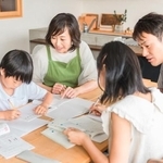 「7月中に宿題を終わらせたい」と考える小学生は約4割　※画像はイメージです（buritora/stock.adobe.com）