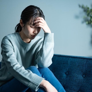 止まらない1人反省会　※画像はイメージです（ponta1414/stock.adobe.com）