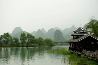 桂林　カルスト地形　山水　中国（nishimura shinji/stock.adobe.com）※画像はイメージです