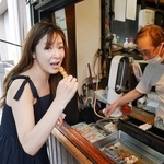 子供時代からのお知り合いが営む焼き鳥屋でパクっと（撮影協力：平乃屋）