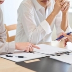 この数年で保険を「増やした」人の割合は？　※画像はイメージです（mapo/stock.adobe.com）
