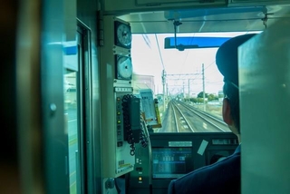 車掌さんの粋なアナウンスが話題(zheng qiang/stock.adobe.com)