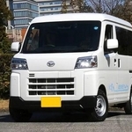 軽バンなのにEV！？ ダイハツ「e-ハイゼットカーゴ」に乗って分かった意外な実力　ダイハツ、トヨタ、スズキの3社による共同開発車