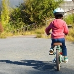 20分くらい自転車で走ったころ、ある実を発見　※画像はイメージです（Photographer YOSHI/stock.adobe.com）
