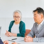シニア世代の3人に1人が「株式投資」　金融資産総額の中央値は「1000万円」、投資をしてない人は？