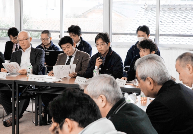 竹田地域で今後取り組むべき課題を議論した＝竹田地区コミュニティセンター