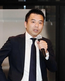 「ヴィッセル神戸の挑戦」と題して講演したＪ１神戸の森井誠之副社長＝神戸市中央区磯上通４、１２０ワークプレイス神戸 市中央区磯上通４ 
