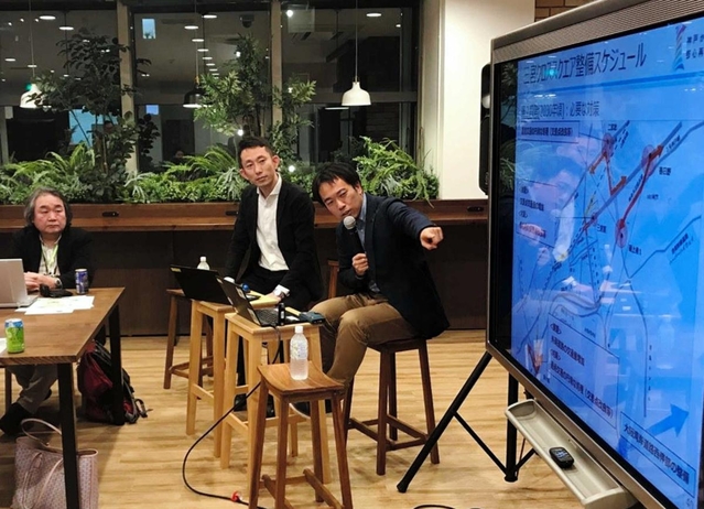 講演する（右から）秋田大介さん、吉永隆之さん＝神戸市中央区磯上通４