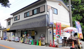 １００年近い歴史を誇る「藤原商店」。六甲山銀座と呼ばれた栄華を今に伝える＝いずれも神戸市灘区六甲山町南六甲