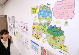 オフィスにある「三方よしの循環」の絵。社員の能力アップが、顧客満足、自社の働きやすさ、地域活性化につながる－と説く