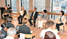 音楽活動への支援について意見を交わすパネリストら＝アンカー神戸