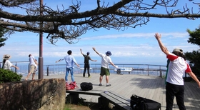 神戸の街を一望しながら、心地よく体を動かせる