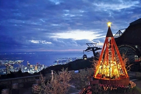 神戸の夜景を間近にめでながら、本場ヨーロッパ風のクリスマス気分が味わえる