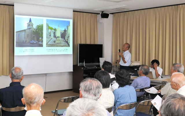 銀の馬車道を設計したフランス人、レオン・シスレーの墓参報告会＝船津公民館