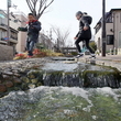 火災で大半の建物が焼失した兵庫区松本地区では、教訓として水路が整備された。モニュメントではないものの、住民の記憶を呼び起こしつつ、地域の財産ともいえる場所になっている＝神戸市兵庫区松本通７