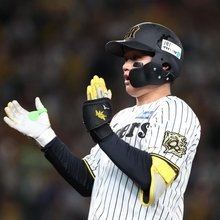 阪神-ＤｅＮＡ　６回無死、ヒットを放つ森下＝西宮市の甲子園球場（撮影・丸山桃奈）