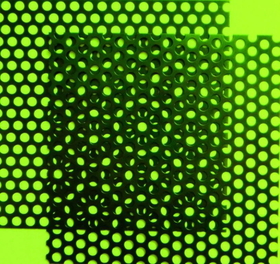 574）モアレ 規則正しい模様から生じる | 理科の散歩道 | 神戸新聞NEXT