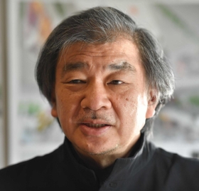 建築家・坂茂さん＝東京都世田谷区（撮影・西岡　正）