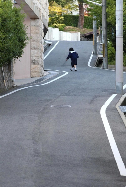 うねるような急勾配。足はすぐに鉛のように（撮影・辰巳直之）