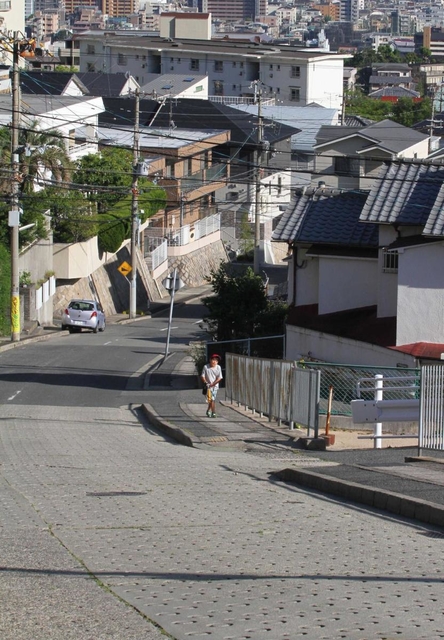 最高勾配　９．５％　多くの情報が寄せられた変電所近くの坂＝神戸市東灘区御影山手