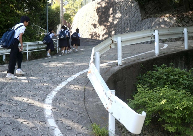 最高勾配　不明　勾配は不明ながら、屈指のきつさを誇る「クネクネ坂」＝神戸市東灘区住吉山手６