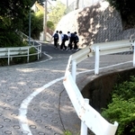 最高勾配　不明　勾配は不明ながら、屈指のきつさを誇る「クネクネ坂」＝神戸市東灘区住吉山手６