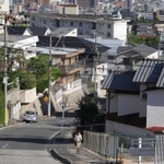 最高勾配　９．５％　多くの情報が寄せられた変電所近くの坂＝神戸市東灘区御影山手
