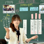 学習計画「ナビゲーション」を活用してスピード感のある授業を展開する井上日登美先生＝いずれも西宮市今津二葉町、今津小学校（撮影・笠原次郎）