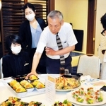 小皿に盛った「皿鉢風」料理の試食会＝高知市上町２、城西館