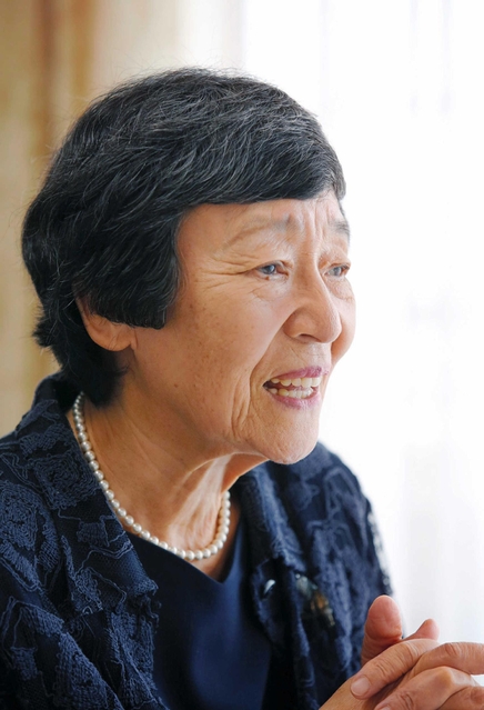 満州国崩壊後の過酷な運命を振り返る福永嫮生さん＝西宮市内（撮影・藤家　武）