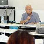 自らの戦争体験を語った大宮栄一さん＝明石市立市民会館