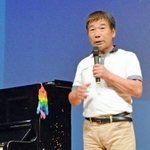原爆で被爆したピアノを修理し、全国でコンサートを続ける矢川光則さん＝丹波市、春日文化ホール