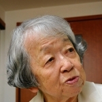 原爆と震災によって大きく変えられた人生を振り返る萬みち子さん＝大阪市内