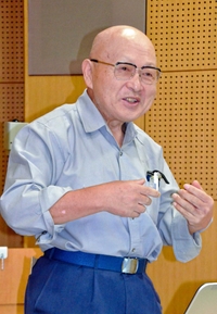 戦争体験者などの聞き取り活動などを続ける石田宇則さん