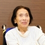 従軍看護婦の日々を振り返る治居冨美さん＝小野市市場町、複合福祉施設くつろぎの杜