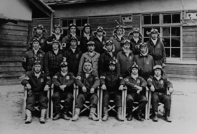 ５月２５日未明に出撃予定だった徳島白菊隊の操縦員（宮崎さんは後列右から３人目）